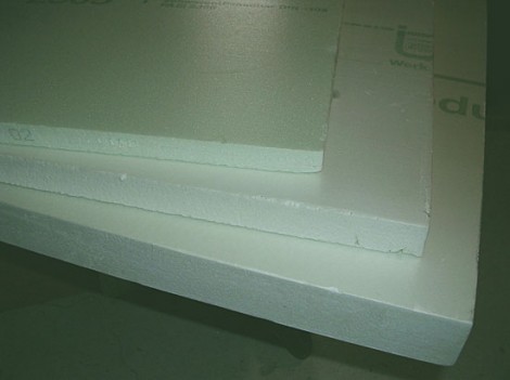 Panneaux de polystyrène expansé et extrudé